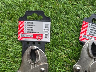 Griptangen Steelwood, Partij